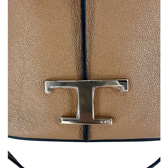 Tod's Timeless Small Leather Bucket Bag - Picture 11 of 16